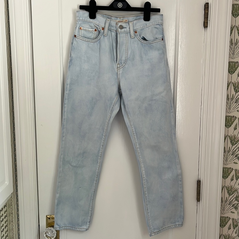 Levi’s wedgie straight washed jeans